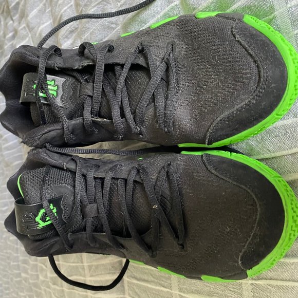 kyrie halloween basketball shoes